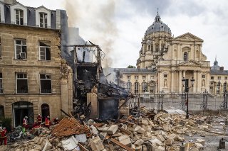 Un immeuble situé rue Saint-Jacques s'était effondré le 21 juin en fin d'après-midi, après une explosion suivie d'un incendie (archives).